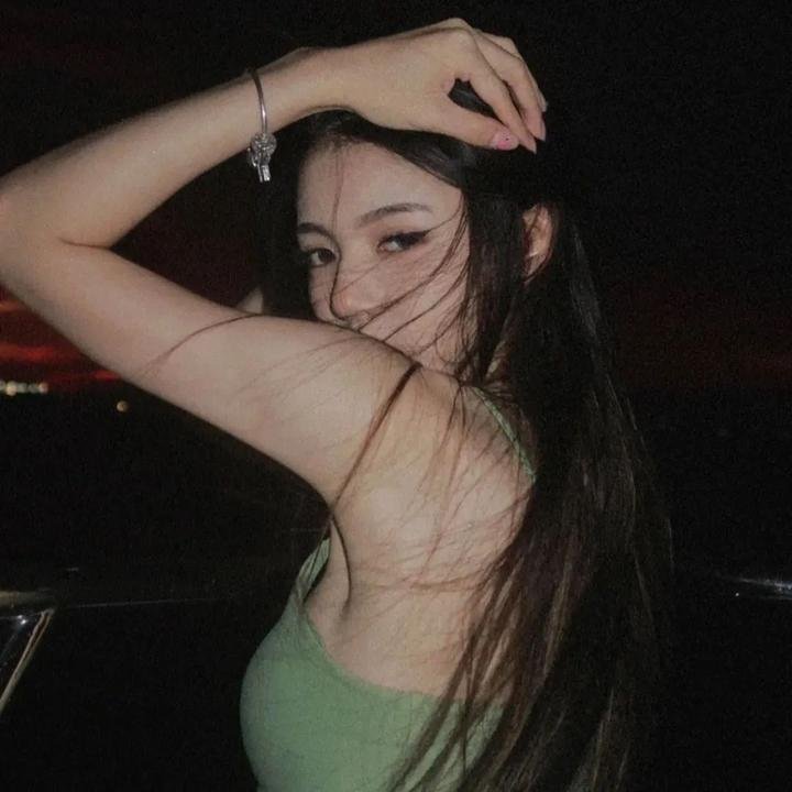 踏浪女人
